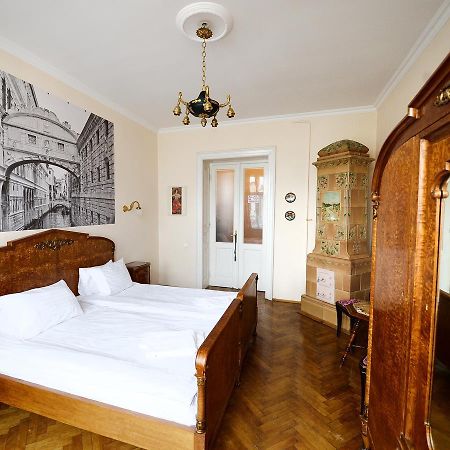 The Historical Family Nest In City Centre Лвив Екстериор снимка
