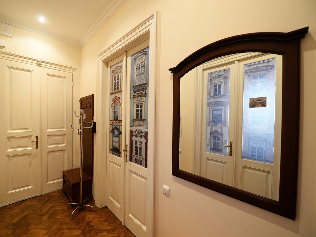 The Historical Family Nest In City Centre Лвив Екстериор снимка