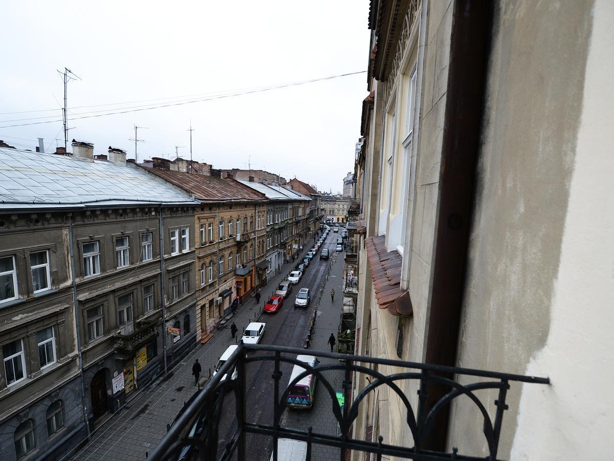 The Historical Family Nest In City Centre Лвив Екстериор снимка
