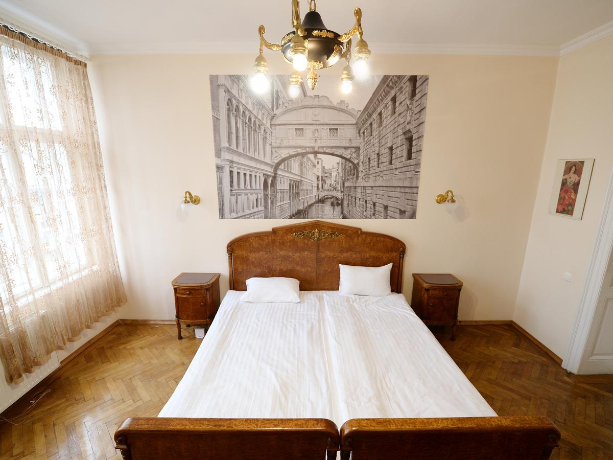 The Historical Family Nest In City Centre Лвив Екстериор снимка
