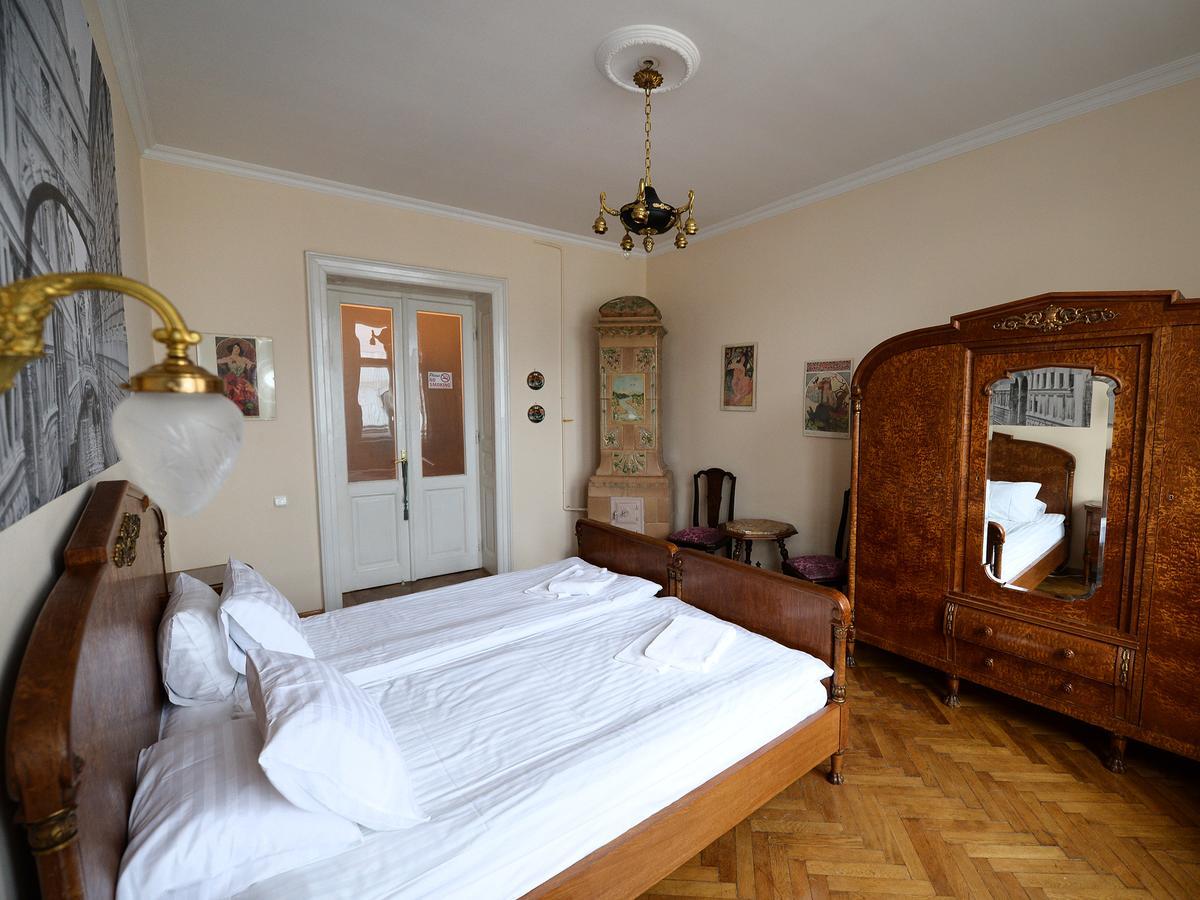 The Historical Family Nest In City Centre Лвив Екстериор снимка