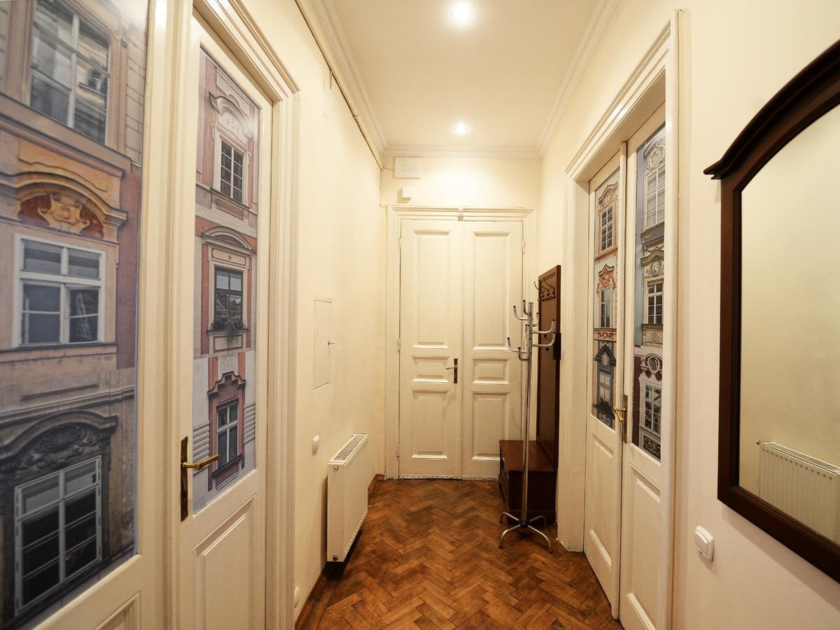The Historical Family Nest In City Centre Лвив Екстериор снимка