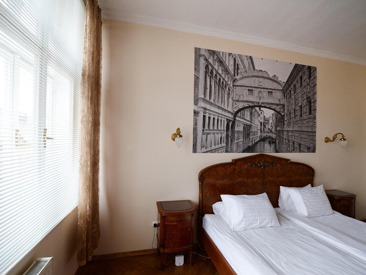 The Historical Family Nest In City Centre Лвив Екстериор снимка