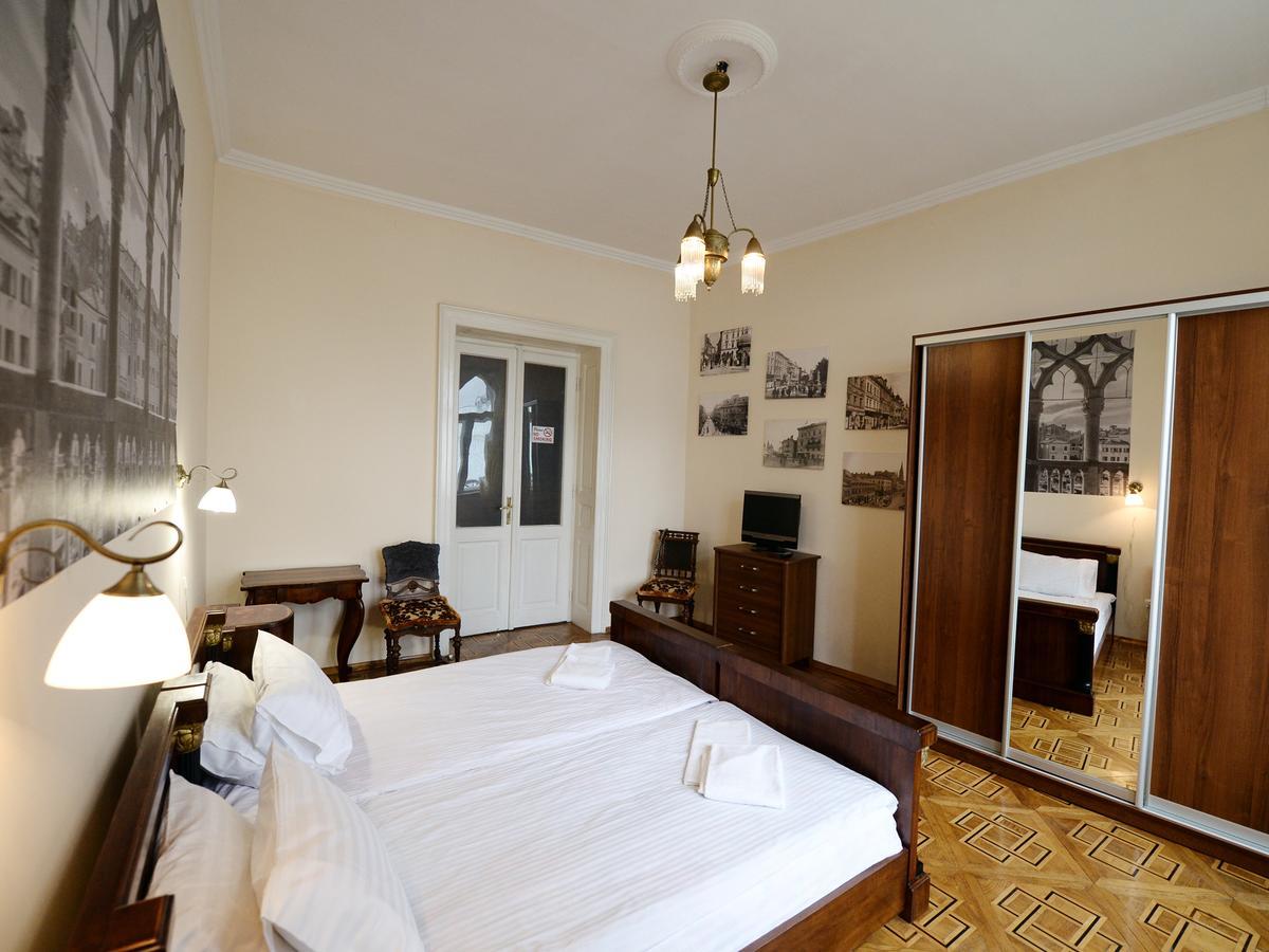 The Historical Family Nest In City Centre Лвив Екстериор снимка